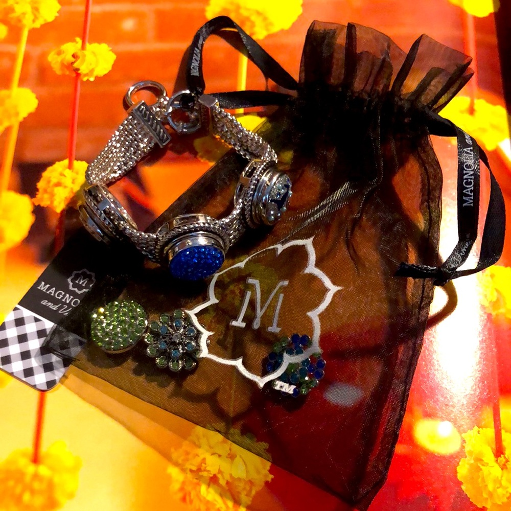 Magnolia and Vine Triple Snap Bracelet